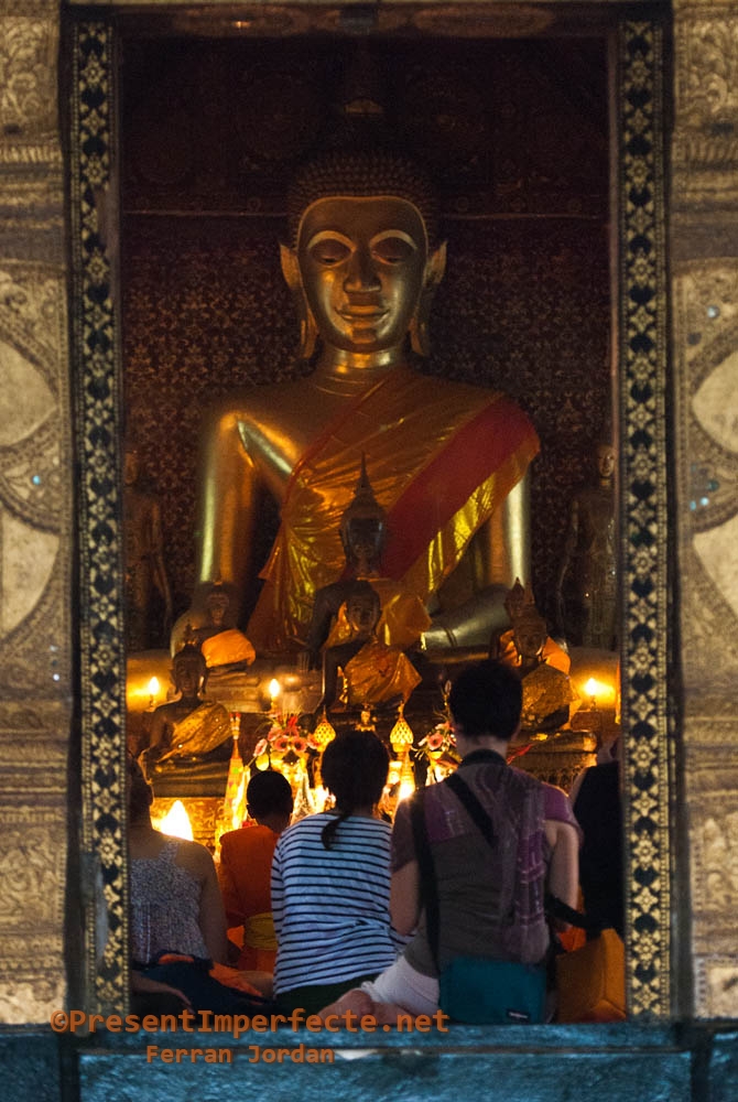 Pregària a Luang Prabang Pregària a Luang Prabang