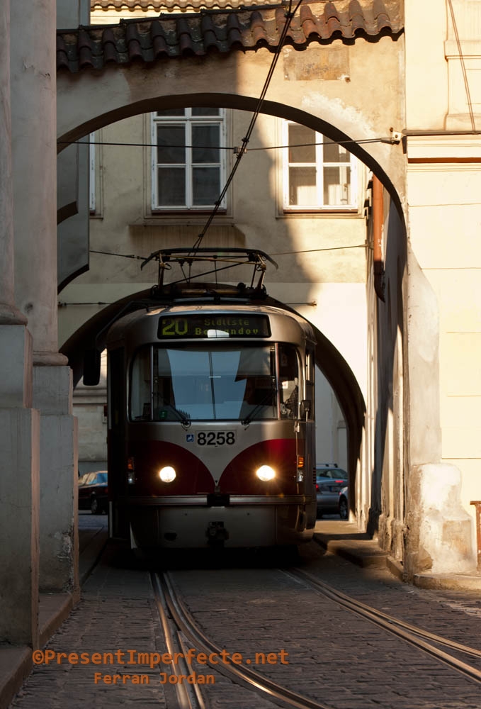 Tramvia a la Malá Strana Tramvia a la Malá Strana