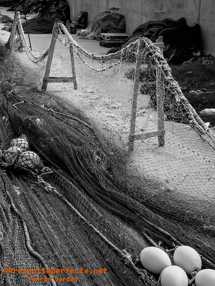 Suspended net Suspended net