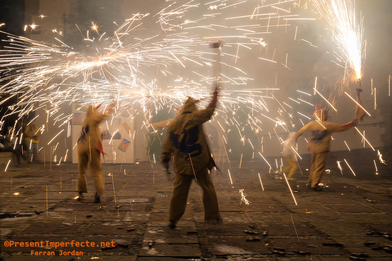 Playing with fire (V) Playing with fire (V)